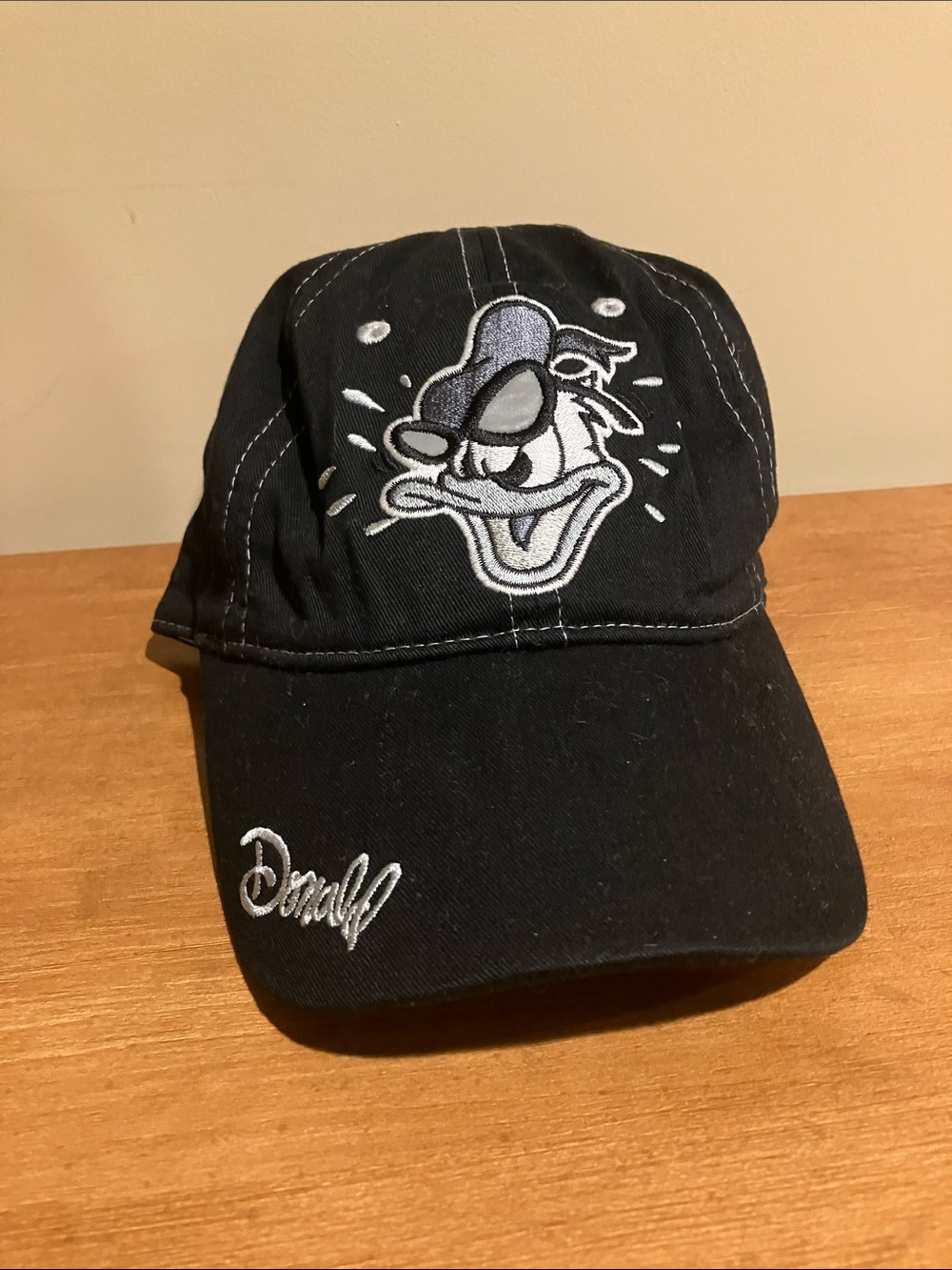 Black Donald Duck Disneyland Resort Embroidered Baseball Cap - Velcro Backing